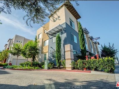Property at 5795 Acacia Ln, Lakewood, CA