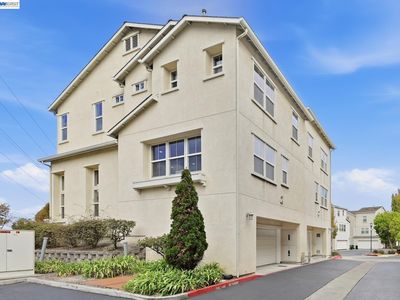 Property at 120 Summer Ln, Richmond, CA