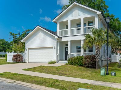 401 Hideaway Ln