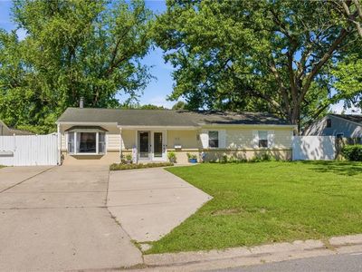 925 Lamplight Ln