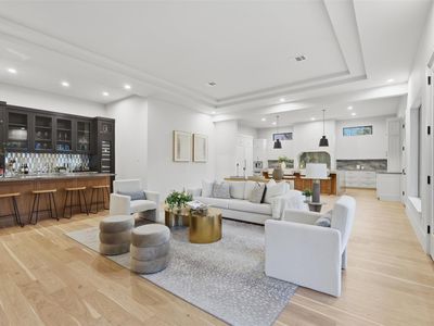316 W 30th St