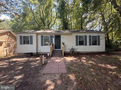 4215 Calvert Dr