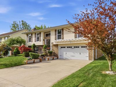 2912 Easthills Dr