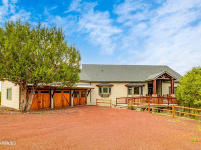 2667 E OVERLOOK Drive