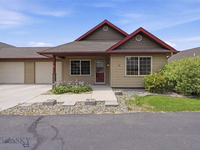 8 Eliza Dr Unit B