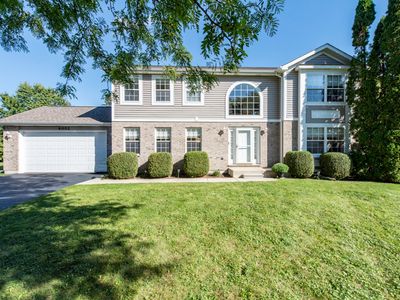 Property at 4052 Woodcrest Ct, Gurnee, IL