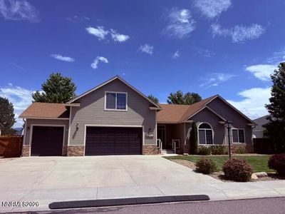 2911 La Cresta Cir