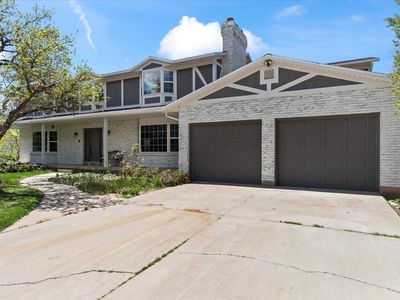 717 Woodridge Dr