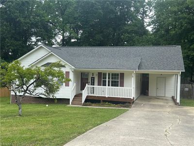5 Oak Ridge Dr
