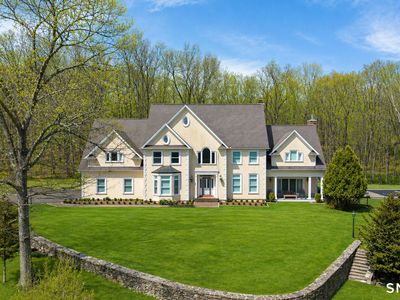 48 Coach Light Drive