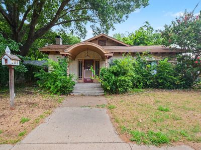 504 N College St