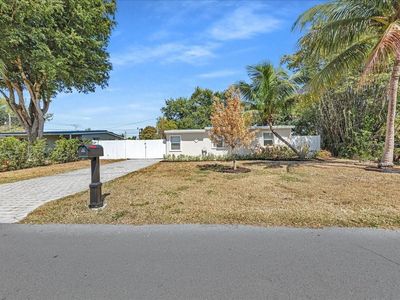 305 NE 8th Street