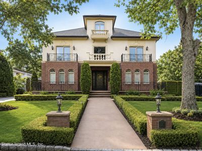 7 Buttonwood Rd