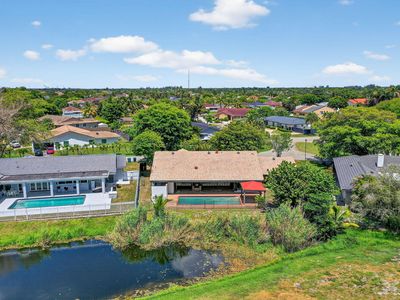 19811 W Oakmont Drive