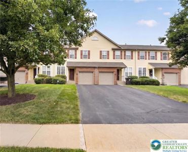 Property at 8141 Cross Creek Cir, Breinigsville, PA