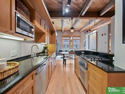105 S 9th St APT 413