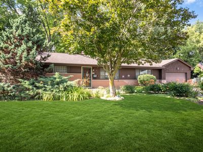 10 Hollycourt Ter