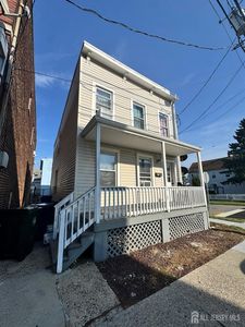520 Johnstone St