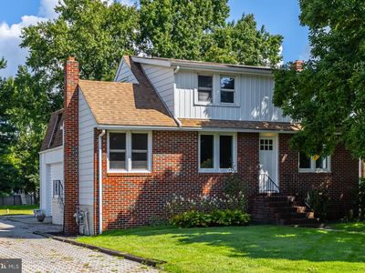6 Sunset Ave