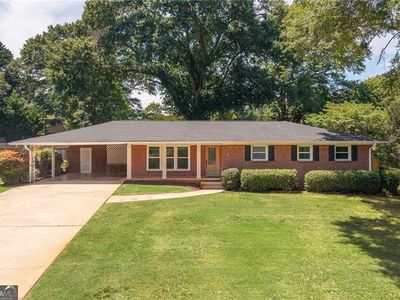 1089 Chatsworth Dr
