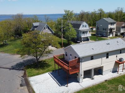33 Cliffwood Way