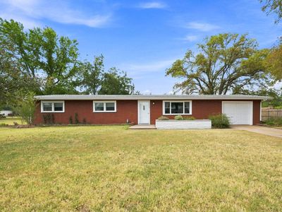 215 W Mary Ave