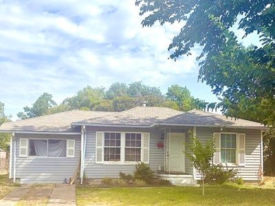 1007 E Russell Ave