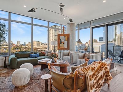501 West Ave APT 1207