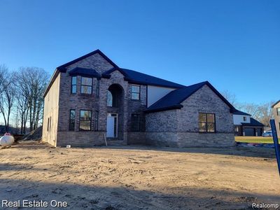 33 Paragon Dr
