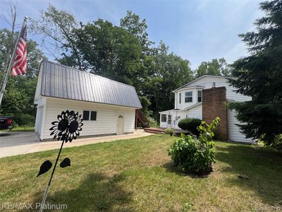 10528 Lake Shore Dr