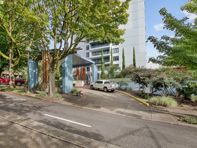 111 SW Harrison St APT 6H