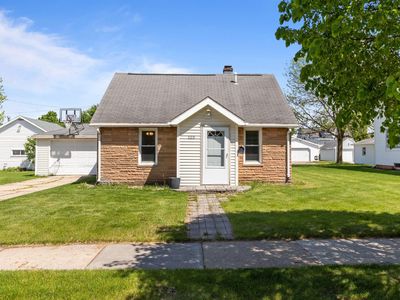125 S John St