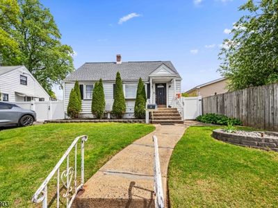10 Hillcrest Ter