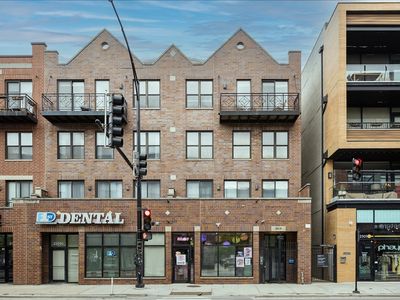 2509 N Milwaukee Ave #1S