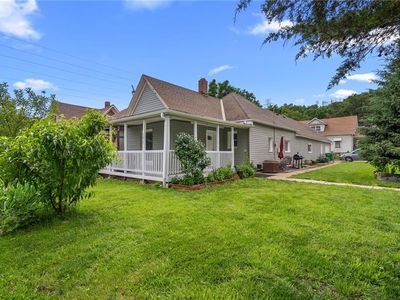 1617 Metropolitan Ave