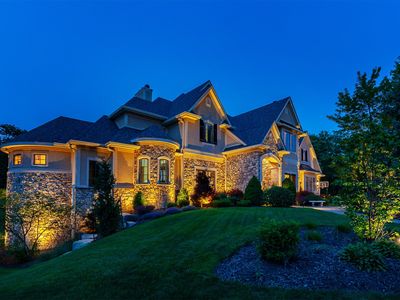 809 NE Bridge Creek Ct