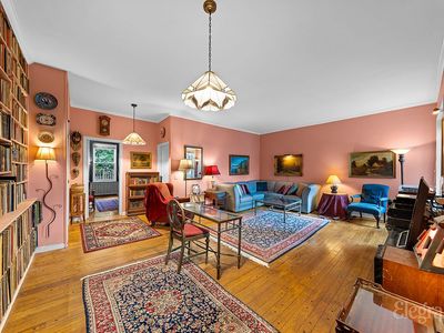 552 Riverside Dr APT 4B