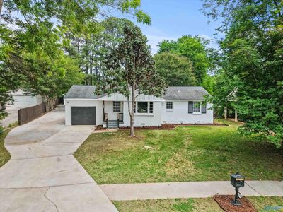 318 Graycroft Dr SW