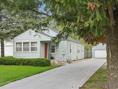 Property at 2744 E Douglas Ave, Des Moines, IA