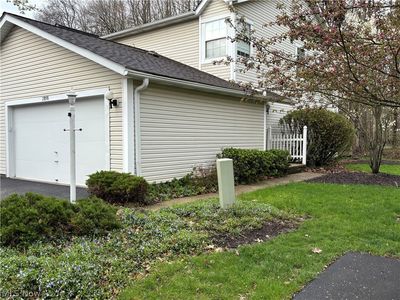 Property at 2898 Heatherwood Ct, Stow, OH