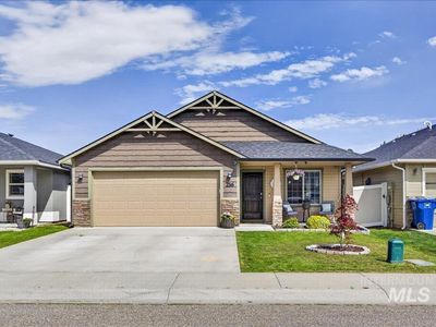 216 Crimson Cir E