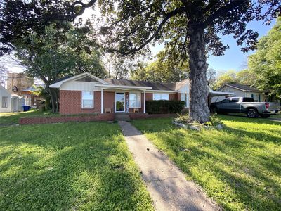 1016 Pecan St