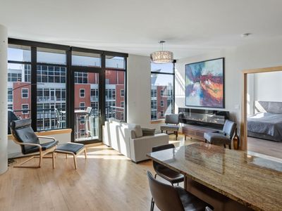 215 10th Ave S Unit 703