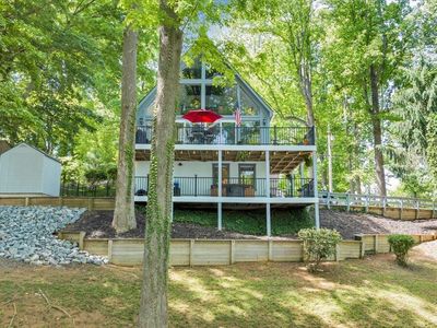 890 Long Island Dr