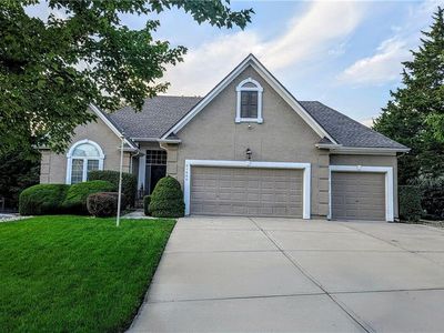 Property at 21400 W 98th Pl, Lenexa, KS