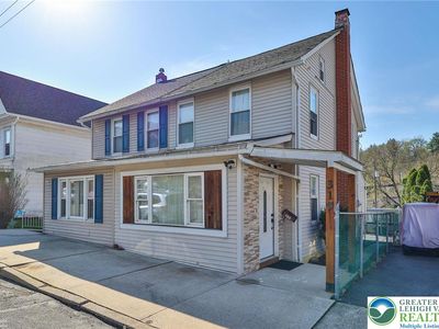 319 Chestnut St