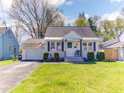 1832 Van Cortland Street