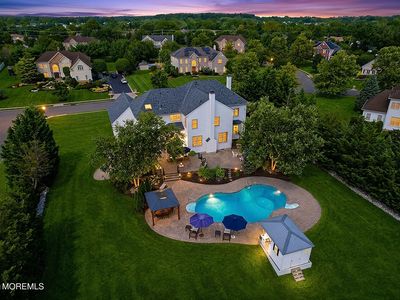 6 Courtney Court