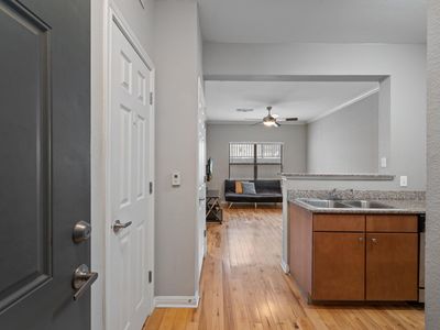 2502 Leon St APT 207