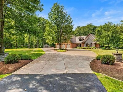 883 Lake Rd